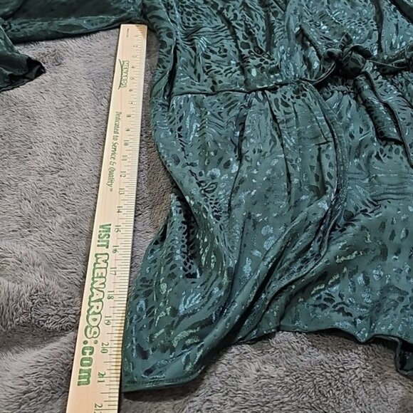 H&M Emerald Green Leopard Wrap Long Sleeve Shorts Romper Size 6 - Picture 8 of 9